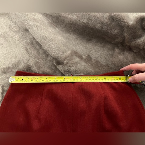 Vintage Tristan & Iseut red short skirt - Picture 6 of 7